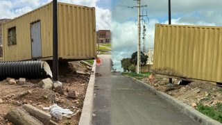 حاوية شحن مائلة تهدد مستعملي الطريق بتجزئة سكنية حديثة بجمعة سحيم ضواحي آسفي.