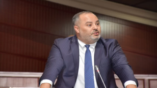عادل السباعي يعود إلى السباق التشريعي وآسفي في قلب رهانه البرلماني.
