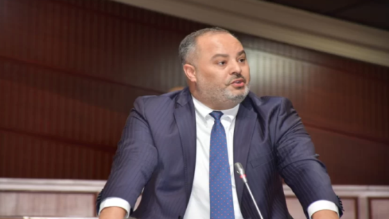 عادل السباعي يعود إلى السباق التشريعي وآسفي في قلب رهانه البرلماني.